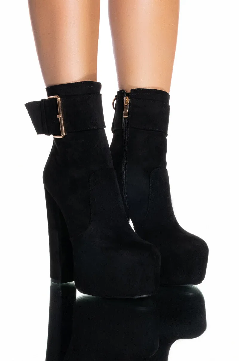 AZALEA WANG CHARMER CHUNKY PLATFORM BOOTIE IN BLACK