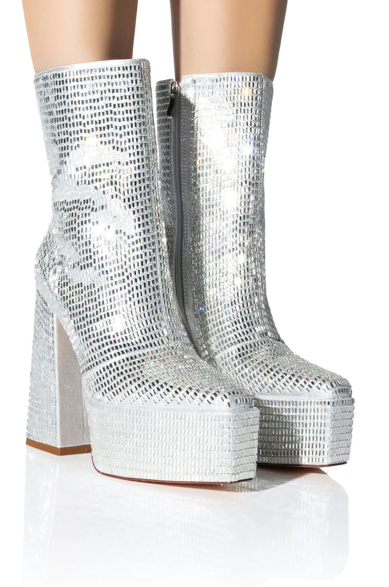 AZALEA WANG JAYDA CHUNKY BOOT IN SILVER