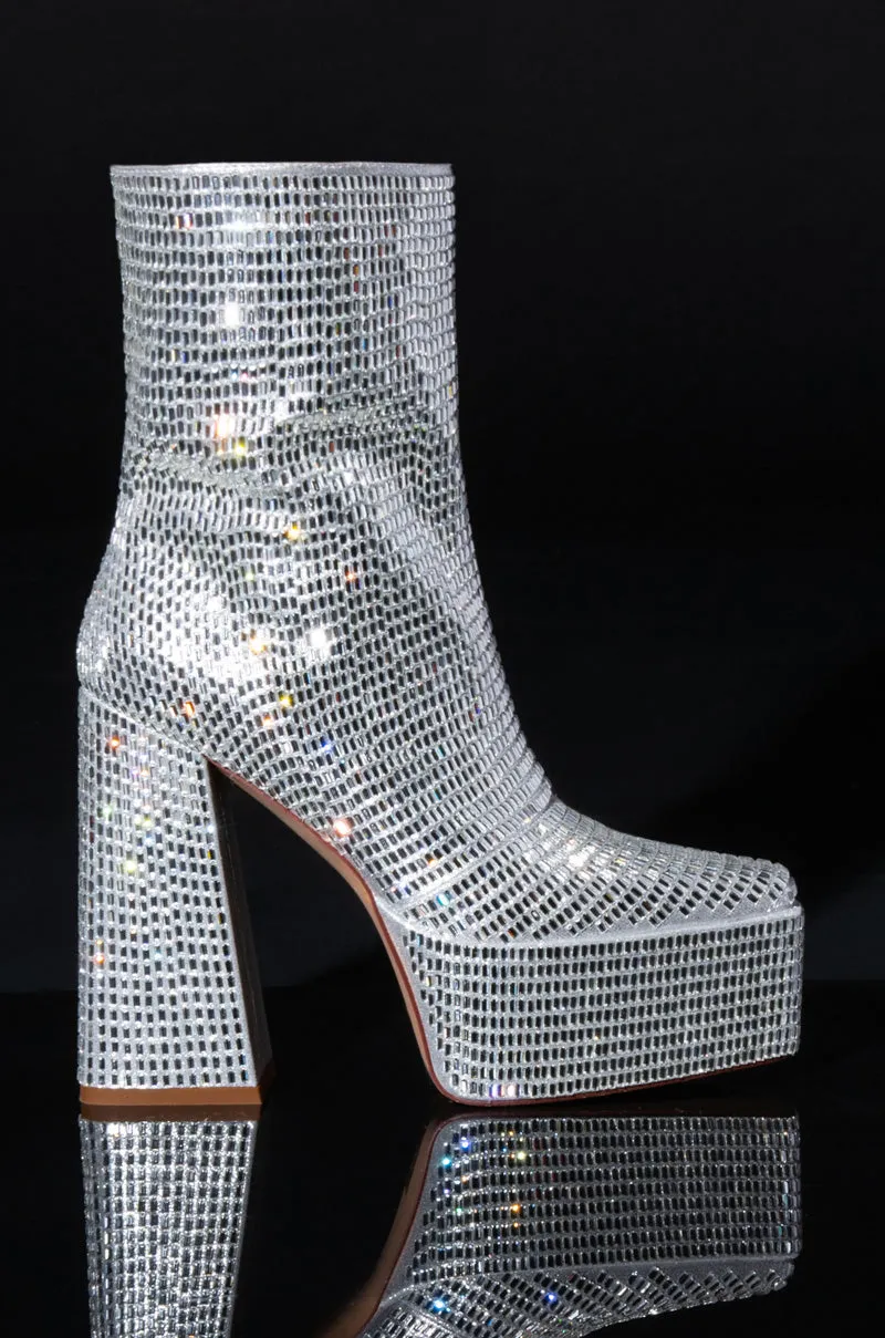 AZALEA WANG JAYDA CHUNKY BOOT IN SILVER