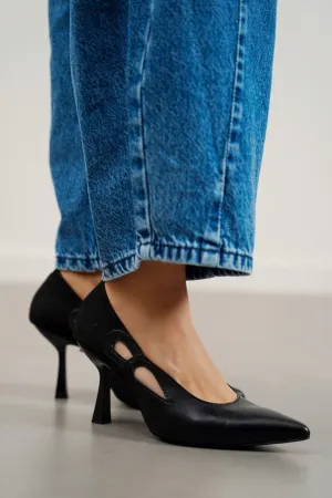 CUTOUT STILETTO