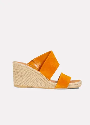 Gaelan Suede Wedge Sandal - Saffron