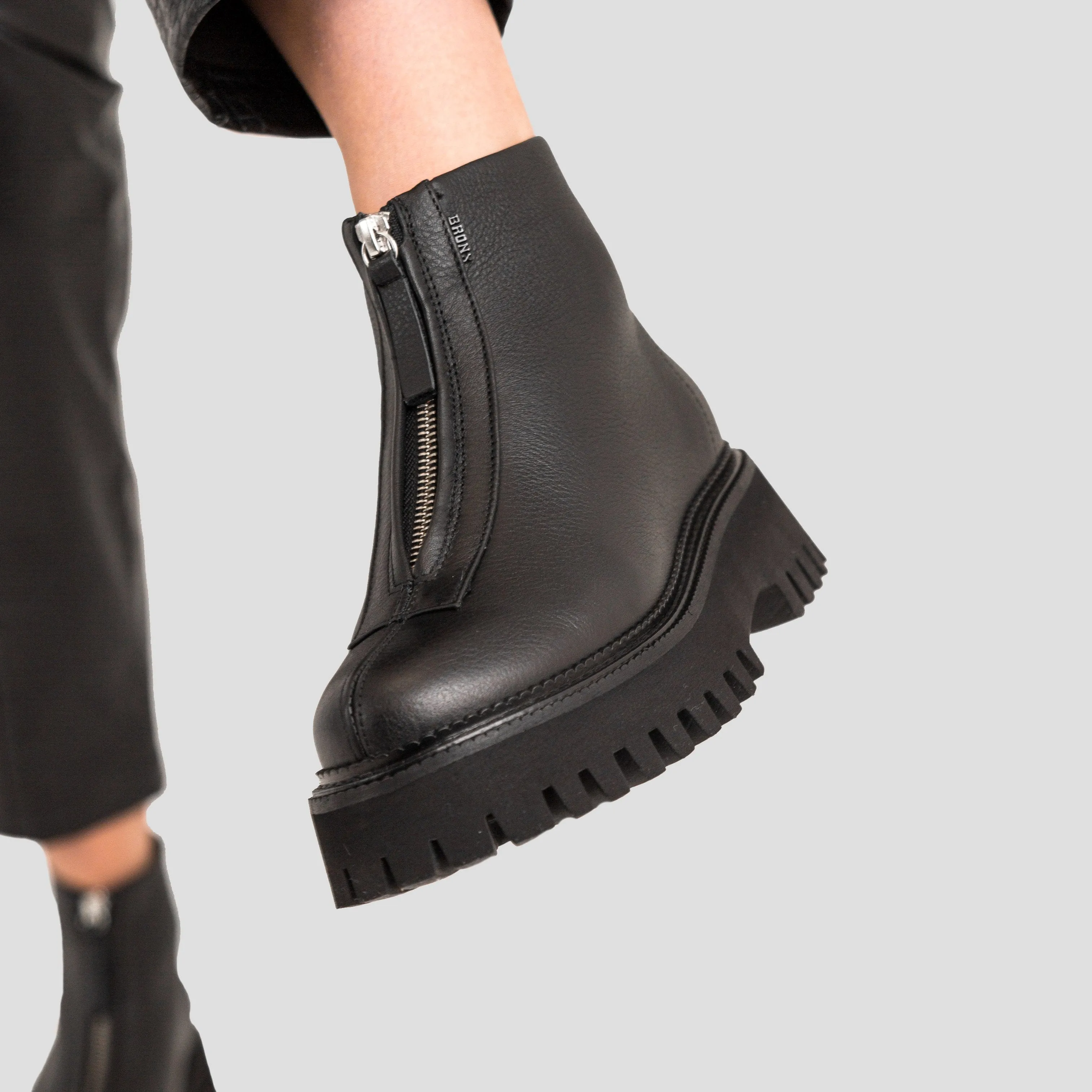 Groovy Front Zip Black Boots