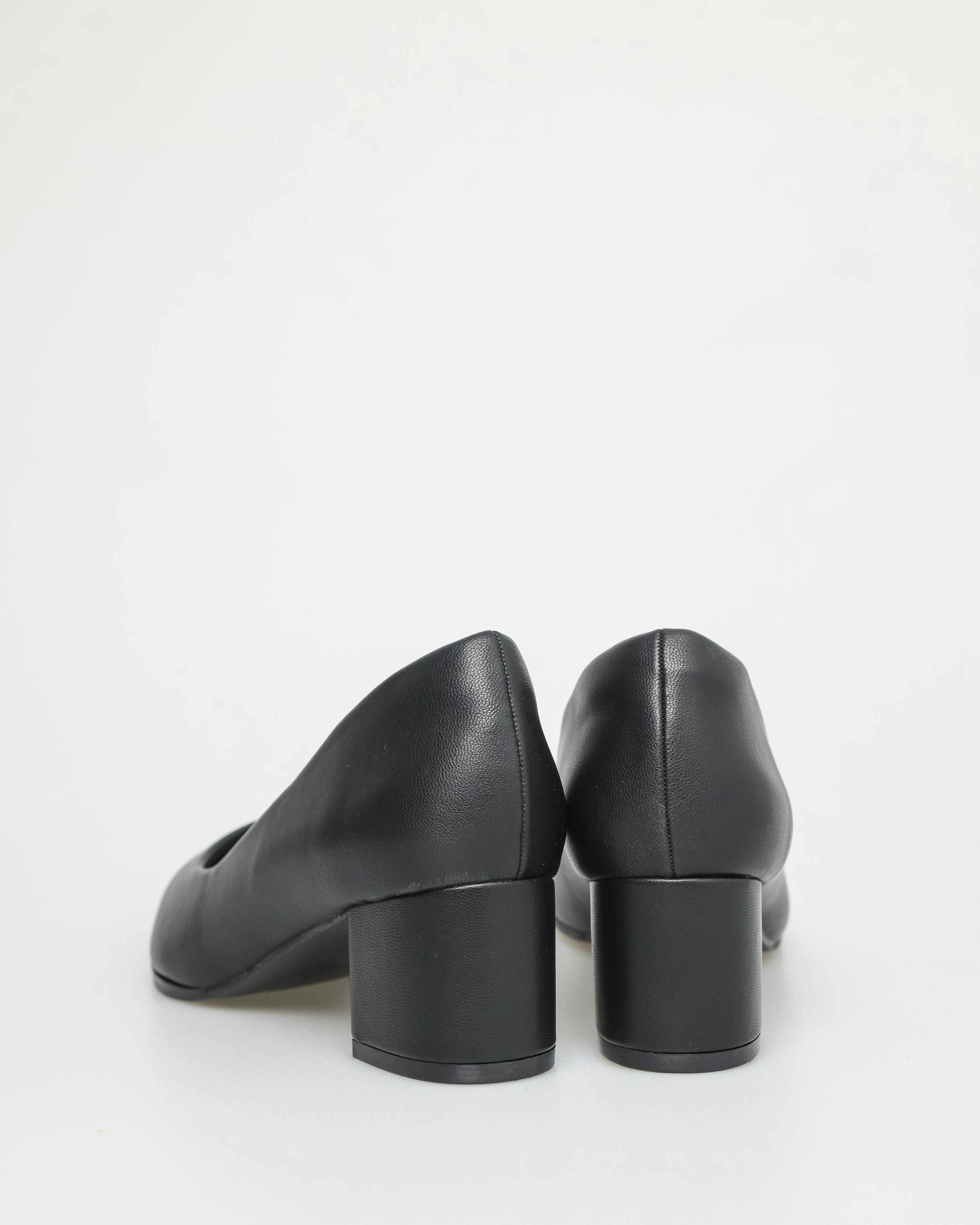 Tomaz NN245 Ladies Pointy Block Heels (Black)