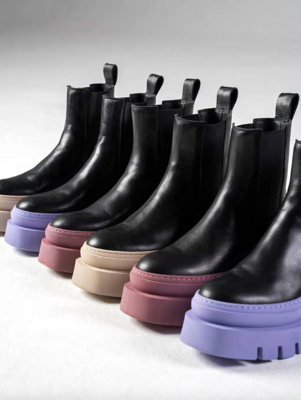 Vitello Black Fuchsia Chelsea Boots